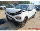 Damaged Tata UP-79AE-1239 