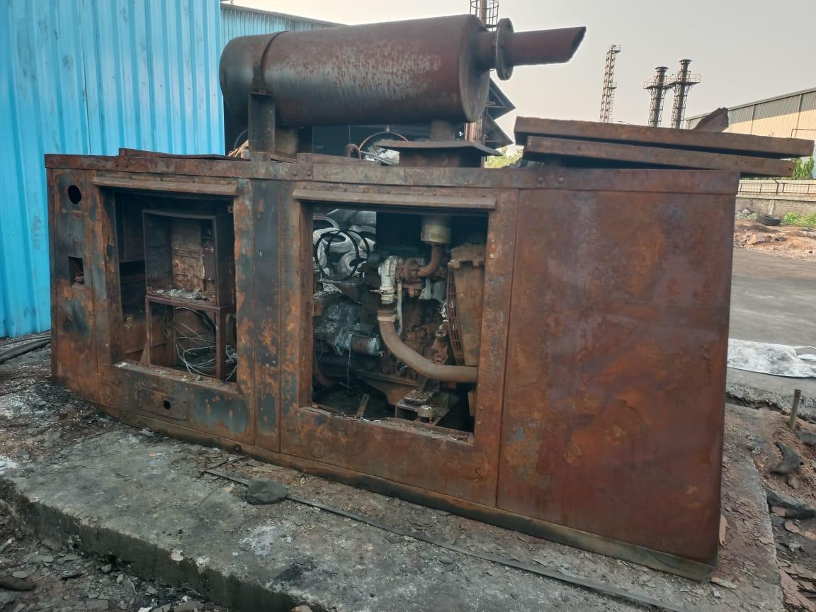 Fire Damaged Burnt waste Tyre & other material (Generator, steel wire ...